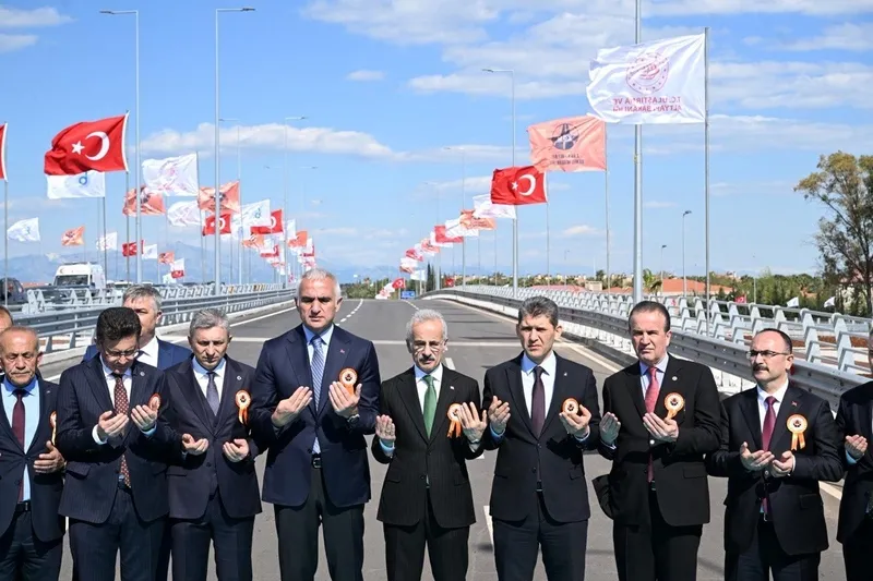 antalya-trafigine-nefes-274-milyon-tl-tasarruf-saglanacak-1775828889497.jpg Antalya trafiğine nefes: 274 milyon TL tasarruf sağlanacak-7