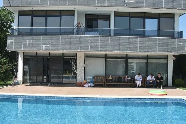 1688190517516.jpg 8.5 milyon değerindeki Maseratili polisin ilk vukuatı değilmiş! 7 ay önce gazinoda dehşet saçmış-6