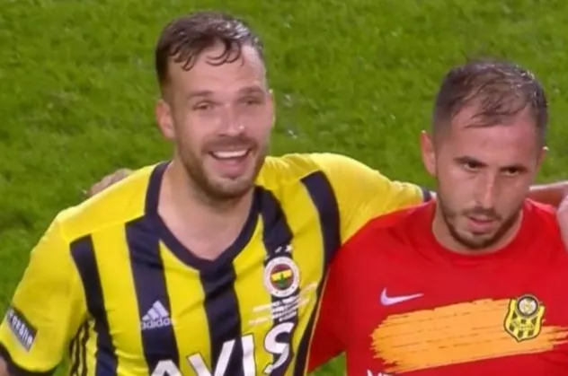 Fenerbahçeli Filip Novak'tan özür paylaşımı