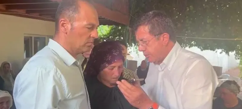 baskan-erdogandan-yangin-sehitleri-sercan-utni-ve-hilmi-sahinin-ailesine-bassagligi-uzuntumuz-cok-buyuk-1753522022925.jpeg Başkan Erdoğan'dan yangın şehitleri Sercan Utni ve Hilmi Şahin'in ailesine başsağlığı: Üzüntümüz çok büyük-3