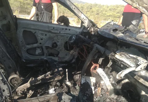 Muğla'da seyir halindeki otomobilde yangın-1