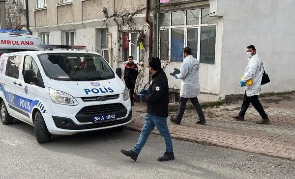 Sivas'ta kan donduran olay! Evinde ölü bulundu: 7 arkadaşı gözaltına alındı-3