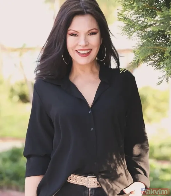 Yeşilçam'ın yıldızı Aydan Şener'in kızı da oyuncu çıktı! Ayhan Akbin'le 1991 yılında boşanmışlardı! Meğer Serenay Sarıkaya ve Çağatay Ulusoy'la... - 4