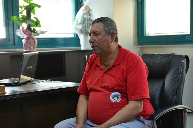 Para ve çek dolu çantayı bulan işçiden insanlık dersi