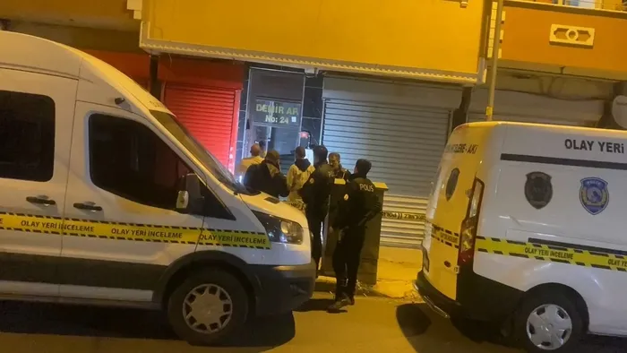Son dakika: Gaziosmanpaşa'da şüpheli ölüm! Kan izlerini takip etti annesinin cesedini buldu-4