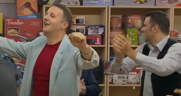 fenomen-diziyle-ilgili-flas-karar-televizyonu-acan-oylece-kalacak-seksenler-bugunden-itibaren-1626083766829.jpg Fenomen diziyle ilgili flaş karar! Televizyonu açan öylece kalacak! Seksenler bugünden itibaren...-6