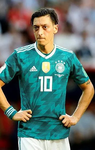 Mesut Özil Almanya milli takımını bıraktı