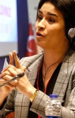 Son dakika: Bakan Çavuşoğlu'nun haddini bildirdiği Fransız milletvekili Sonia Krimi büyük hezimete uğradı