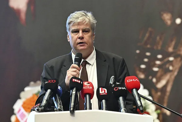 Son dakika: CHP Genel Başkanlığı'na aday olan Örsan Öymen'den Kılıçdaroğlu ve A takımına eleştiri: Her şeye oligarşik bir yapı karar veriyor-3