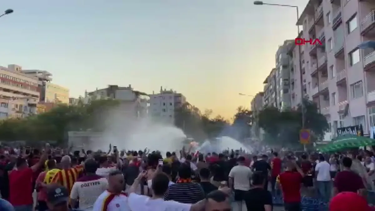Göztepe - Fenerbahçe maçı öncesi İzmir'de olay!