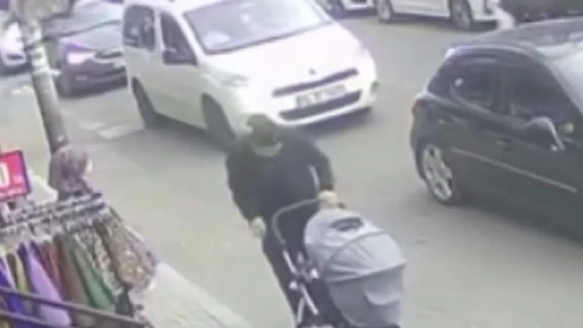 Küçükçekmece'de Şiddetli Rüzgar Sonrası Kopan Su Borusu, Bebek Arabasıyla Bekleyen Bir Adamın Kafasına Düştü