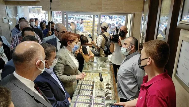 meral-aksenerin-hatay-ziyaretinde-esnaf-tiyatrosu-iyi-partililer-kurguladi-chpliler-oynadi-1622490248570.jpeg İYİ Parti Genel Başkanı Meral Akşener'in Hatay ziyaretinde CHP'lilerin oynadığı 'esnaf tiyatrosunu' gerçek esnaf bozdu!-2