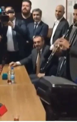 Cumhurbaşkanı Erdoğan 'Bil oğlum' türküsünü söyledi