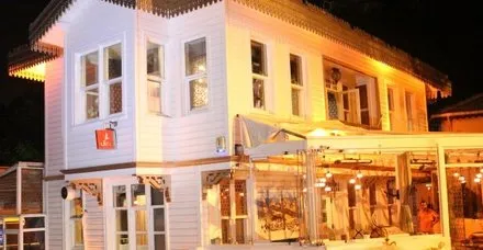 İstanbul'da ünlü mekana silahlı saldırı