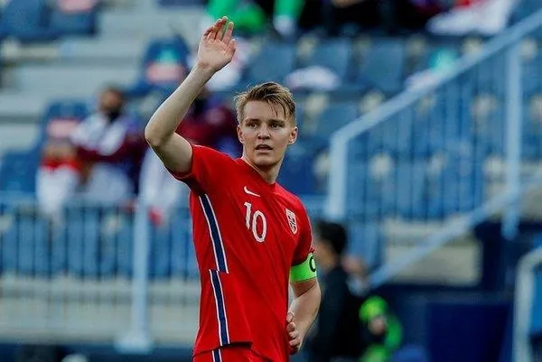 O iddia sonrası sosyal medyayı sallayan soru: Odegaard 58 milyon Euro ederse Ozan Tufan kaç milyon Euro eder?-4