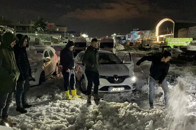 AK Parti raporunda tek tek sıralandı: CHP’li İBB yönetimi İstanbul’u böyle kara mahkum etti