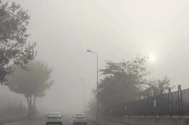Ankara'da yoğun sis! Görüş mesafesi 50 metreye düştü