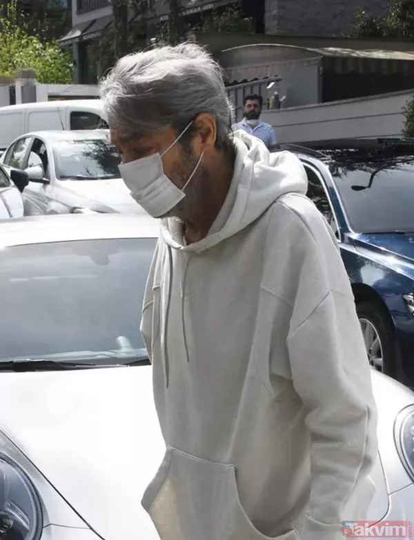 Aracından İnip Mekana Giriş Yaptığı Sırada Şoförüne Sinirlendiği Görülen İnanır'ın Keyifsiz Halleri Dikkat Çekmişti.