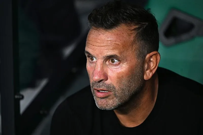 galatasarayda-okan-burukun-sane-ve-baris-alper-sikintisi-galatasarayda-kadro-sikintisi-2-yildiz-buruku-dusundu-1789715662097.jpeg Galatasaray'da kadro sıkıntısı! 2 yıldız Buruk'u düşündürüyor-2