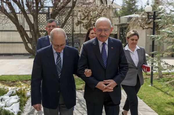 6'lı koalisyonun adayı Kemal Kılıçdaroğlu seçim için bulduğu her tuşa basıyor! Bu kez de vetocu eski Cumhurbaşkanı Ahmet Necdet Sezer'i ziyaret etti-5