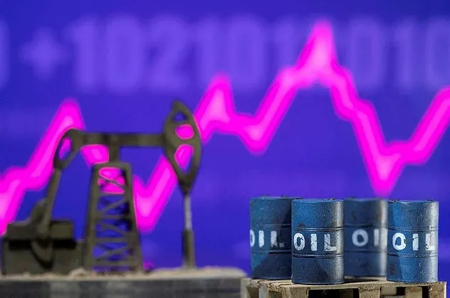 Petrol fiyatlarını etkileyecek gelişme! Biden 'stratejik' rezervlerden 180 milyon varil ham petrolü satmayı planlıyor