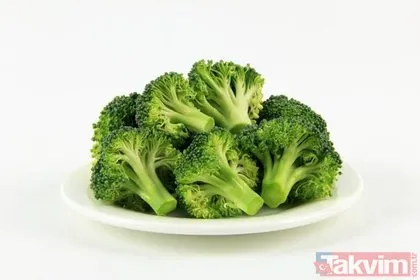 Tüm faydalarını tek tek yitiriyor... Brokoliyi böyle pişirenlere üzücü haber! Meğer herkes yanlış yapıyormuş!