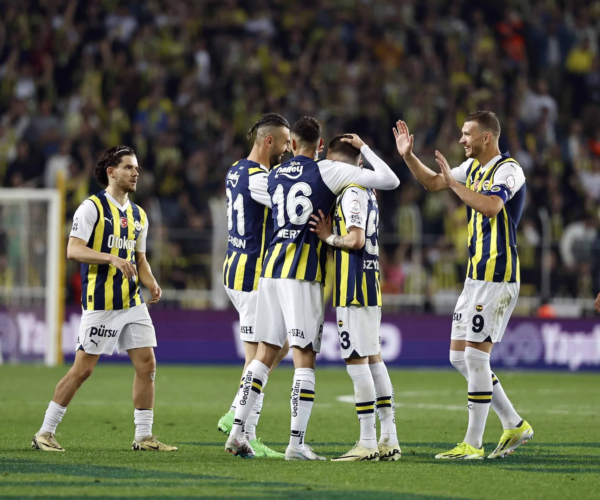 Fenerbahçe'de 11 sürprizi! İsmail Kartal'dan Olympiakos maçı için flaş tercih - 5