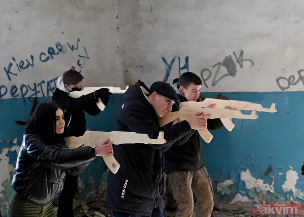 SON DAKİKA: Rusya Ukrayna son durum | Ukrayna sivilleri böyle eğitiyor - 14