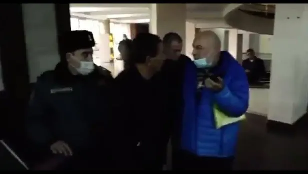 Son dakika: Ermenistan karışıyor! Göstericiler hükümet binasını bastı-3