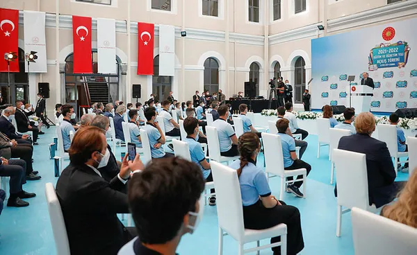 son-dakika-baskan-erdogandan-yeni-egitim-ogretim-yili-acilisinda-onemli-aciklamalar-1630918083618.jpg SON DAKİKA! Başkan Erdoğan'dan Yeni Eğitim Öğretim Yılı Açılışında önemli açıklamalar-4