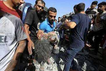 +18 İÇERİK! Katil İsrail çocukları öldürüyor! İşte kare kare katliam