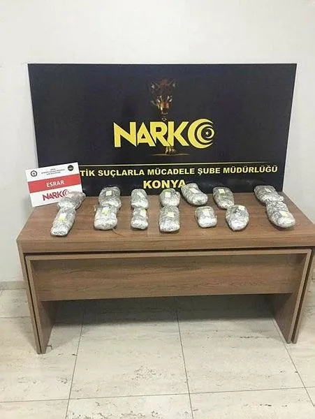 konyada-uyusturucu-operasyonu-16-gozalti-1571513118441.jpeg Konya'da uyuşturucu operasyonu: 16 gözaltı-2
