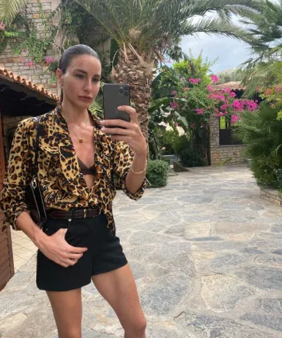44 yaşındaki Ece Sükan 'benim' diyeni cebinden çıkarıyor! Bikinili pozu beğeni butonunu çökertti-4