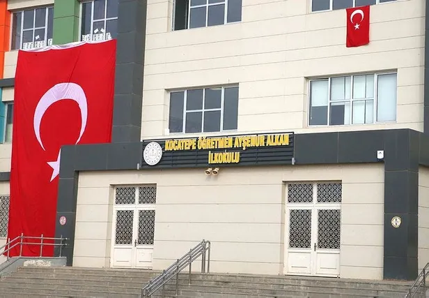 iste-sehit-ogretmen-aysenur-alkanin-son-derste-yazdigi-notlar-1669805258951.jpeg İşte şehit öğretmen Ayşenur Alkan'ın son derste yazdığı notlar!-4