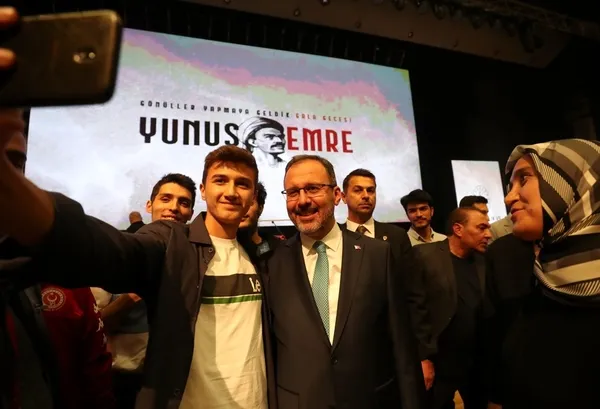 bakan-kasapoglu-yunus-emre-anisina-siir-okudu-1664265806276.jpg Bakan Kasapoğlu Yunus Emre anısına şiir okudu-3