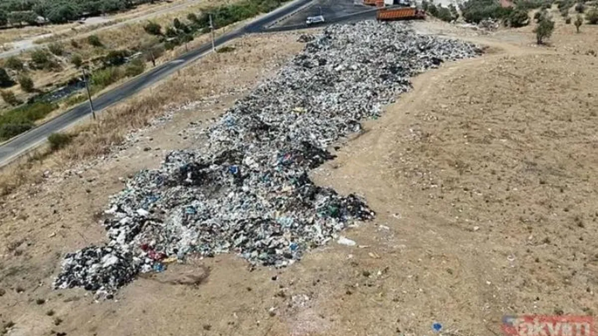 İzmir'in çilesi bitmiyor! CHP’li belediye tatil beldesini çöplüğe çevirdi | "Çöpleri şikayet ettik belediye bizi cezalandırdı"