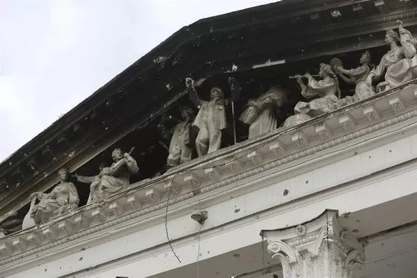 Mariupol'da korkunç bilanço: 600 sivile mezar olan tiyatro!-6