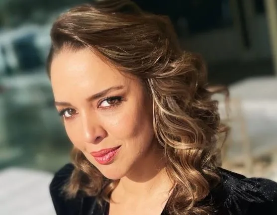 karsunun-kiz-kardesini-oynayacak-isim-belli-oldu-sandik-kokusu-hayranlari-cilgina-dondu-1702662877233.jpg Sandık Kokusu dizisinin hayranları çılgına döndü! Karsu'nun kız kardeşini oynayacak ünlü isim ortaya çıktı!-7