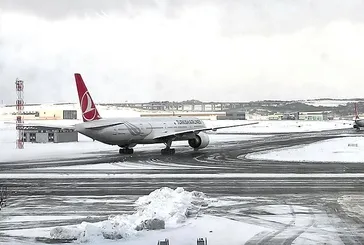 Son dakika: İstanbul'da uyarı üstüne uyarı! E-5 trafiğe kapandı! THY açıkladı: Uçuşlar durdu! Otogardan çıkışlar yasak... İşte son durum