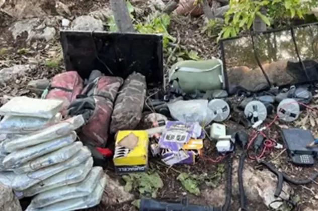 Pençe-Kilit Operasyonu'nda PKK'ya ait çok sayıda silah ve mühimmat ele geçirildi