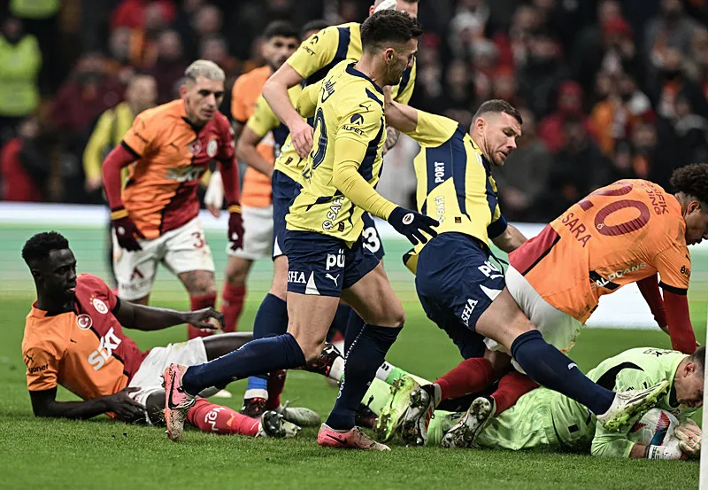 Galatasaray'da veda zamanı! Yıldız futbolcularla yollar ayrılacak - 11