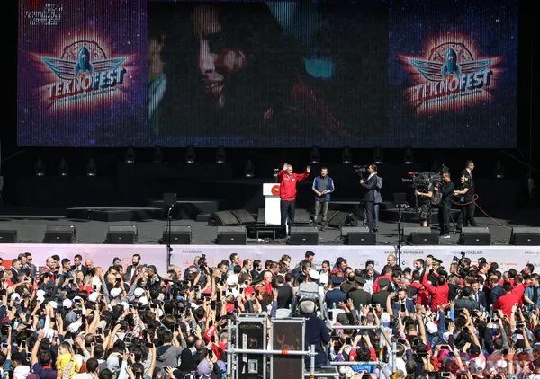 Cumhurbaşkanı Recep Tayyip Erdoğan TEKNOFEST'i ziyaret etti - 12