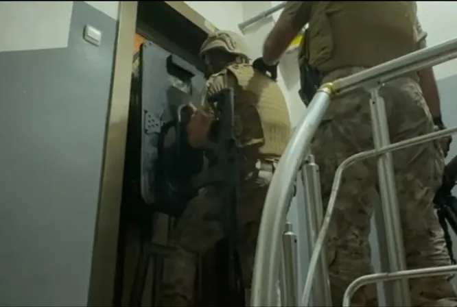 Oto galeriye kalaşnikoflu saldırı