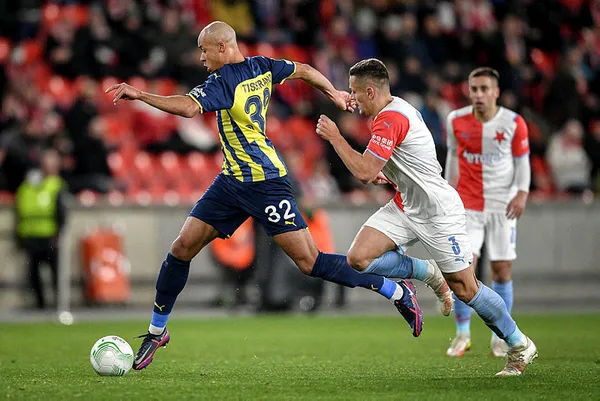 1645780138527.jpg Slavia Prag Fenerbahçe'ye futbol dersi verdi! İşte ibretlik tablo-4