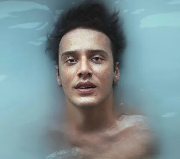 Edis şarkısını jet kazasında ölen Burcu Gündoğar Urfalı’ya ithaf etti-2