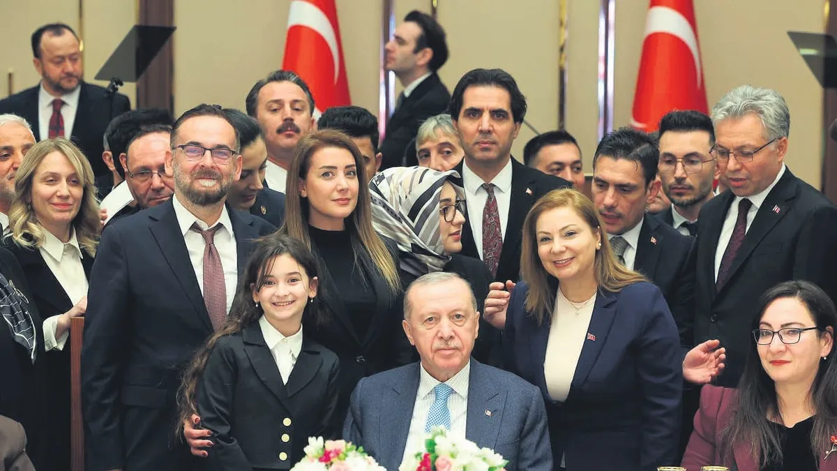 Başkan Erdoğan dünya birincisi Lina'yı ağırladı: 23 Nisan'da koltuğa oturacak