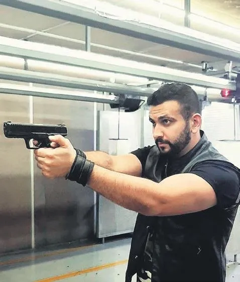 İzmir'de HDP binasına saldıran saldırgan Deniz Poyraz'ı kurşunladı-2