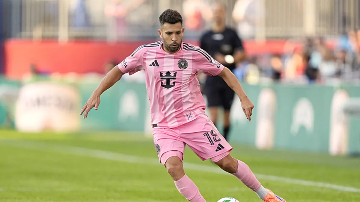 Jordi Alba futbolu bırakma kararı aldı