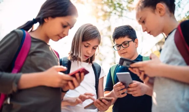 instagramdan-tacize-karsi-yeni-onlem-instagram-kids-nedir-ne-anlama-gelir-instagram-kids-uygulamasi-ne-ise-yarar-1616151468693.jpg Instagram'dan tacize karşı yeni önlem: Instagram Kids nedir, ne anlama gelir? Instagram Kids uygulaması ne işe yarar?-5