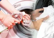 Ev hanımlarına kolaylık sağlıyor! Sararan çamaşırlara tek kaşıklık çözüm! Sirkenin beyazlatma etkisi böyle ortaya çıktı!